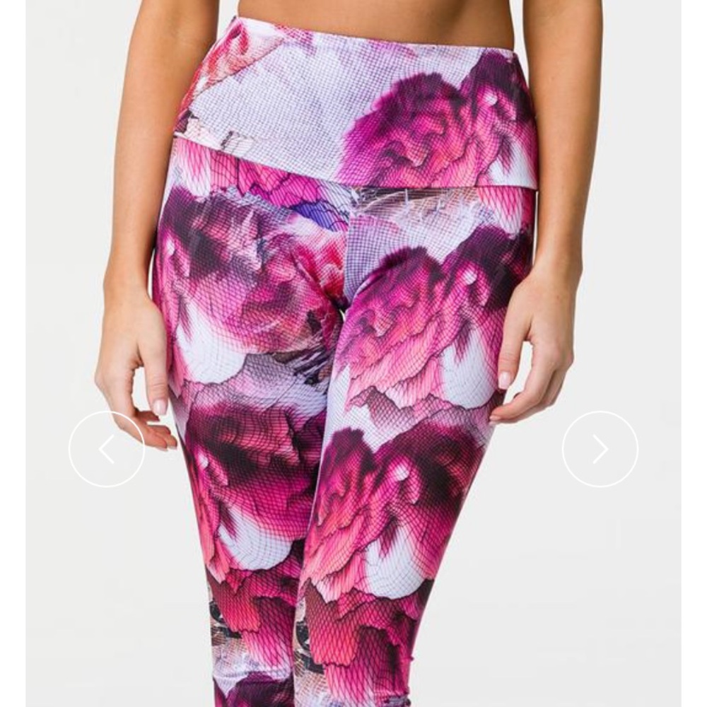Onzie Midi Legging in Vogue Color